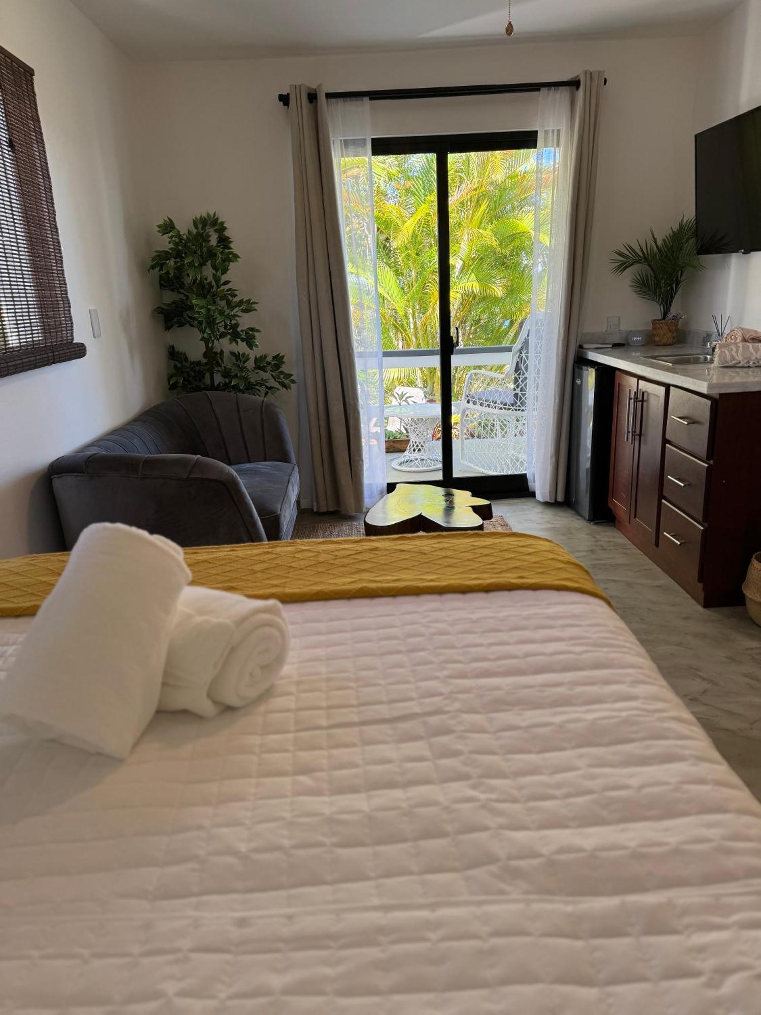 Catalina, Cabrera Oceanview Multi 2 Bd 2 Bath Condo Units With Balcony And Pool Exterior foto